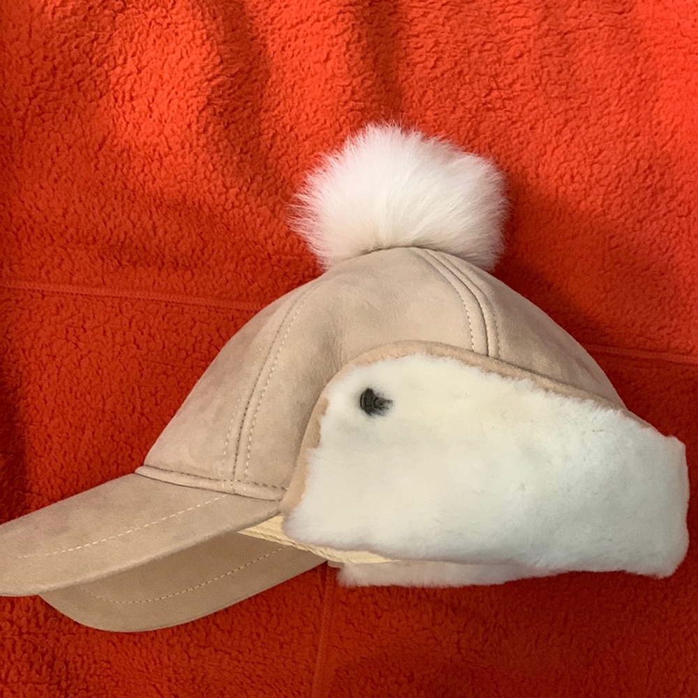 UGG ~Sheepskin Trapper Cap